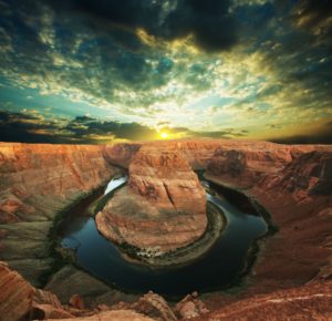 5062379 - horse-shoe bend at utah